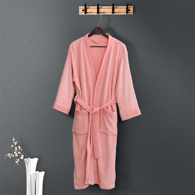 روب حمّام مقاس XL بلون وردي
