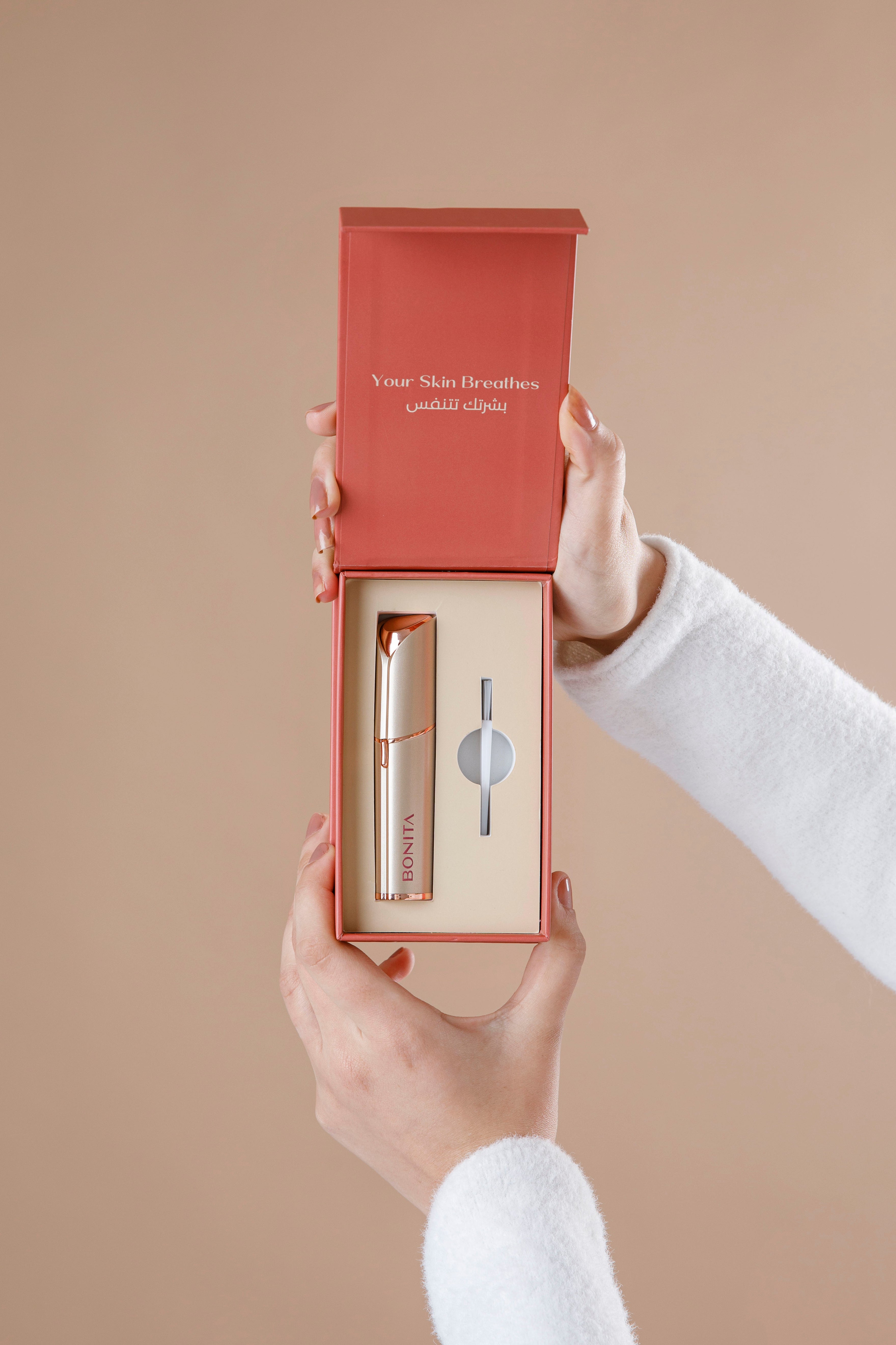 Bonita facial hair removal device